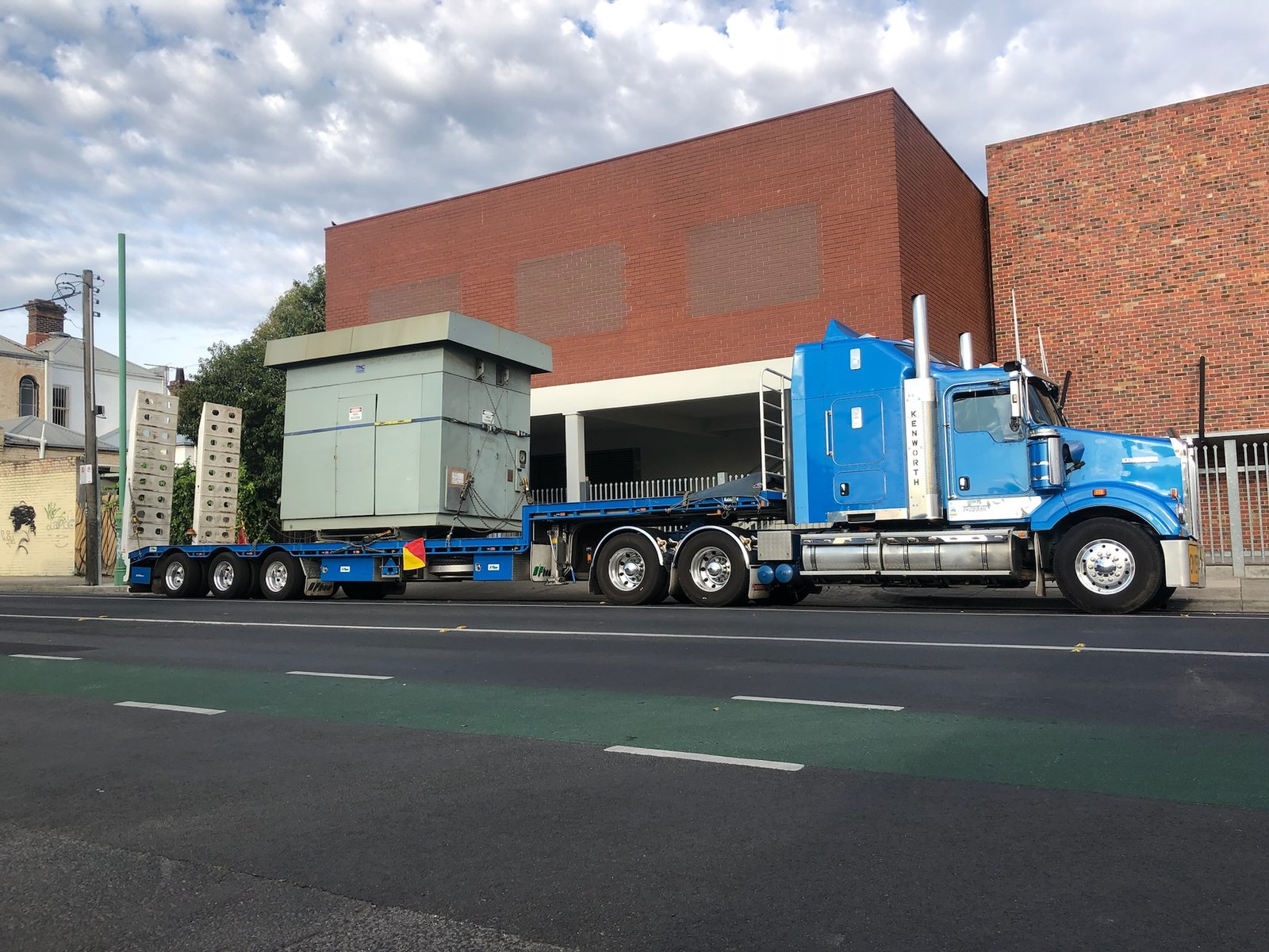 Specialised equipment transport